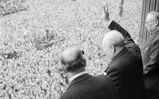 Picture of Churchill addressing the crowds